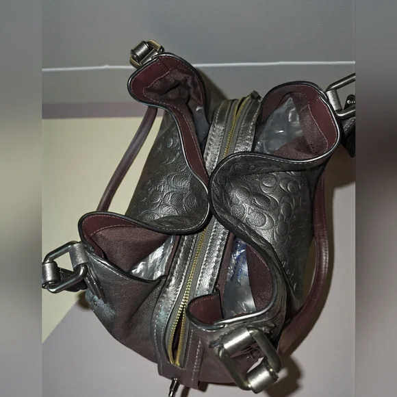 COACH Edie 31 2018 Signature Leather Shoulder Bag In EUC - Picture 7 of 12